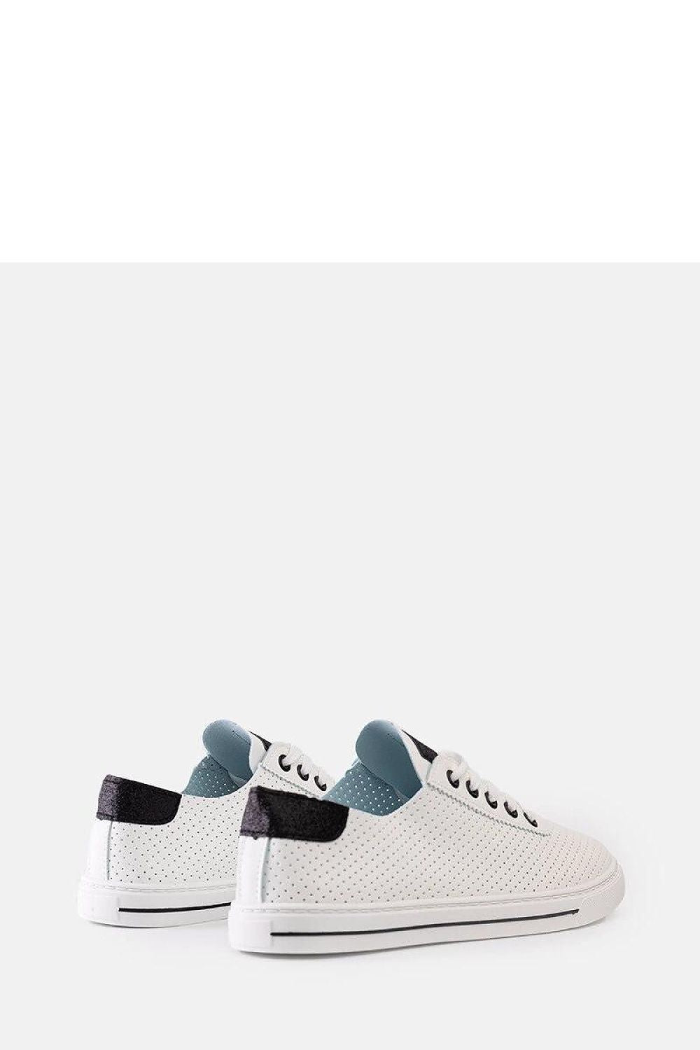 Baskets model 207259 Solea