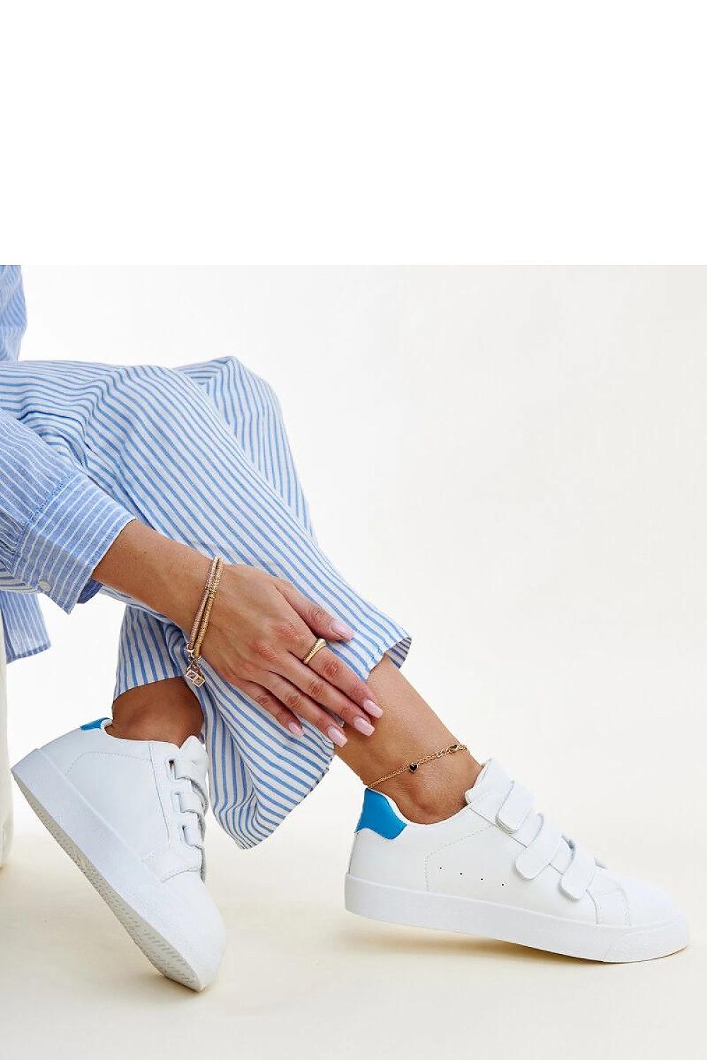 Baskets model 207281 Solea