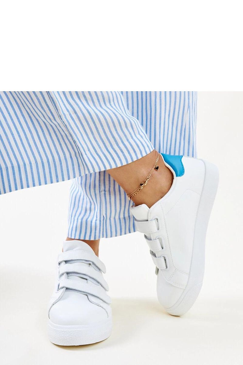 Baskets model 207281 Solea