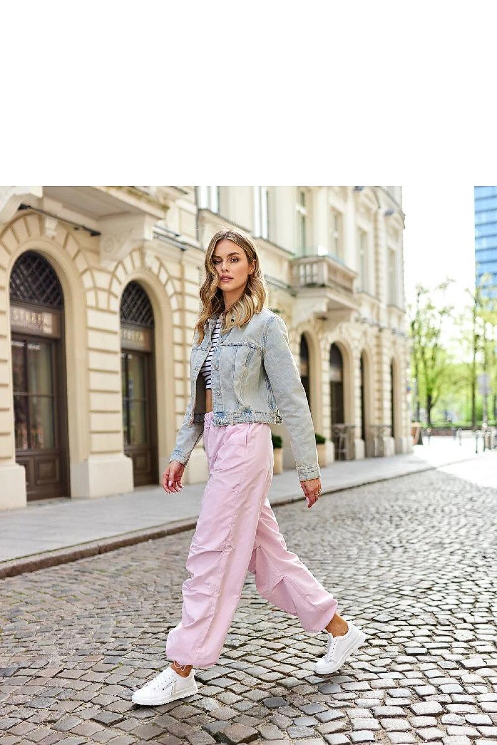 Baskets model 207296 Solea