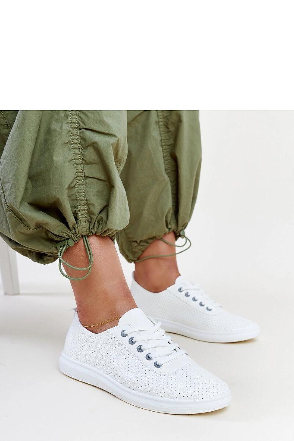 Baskets model 207298 Solea