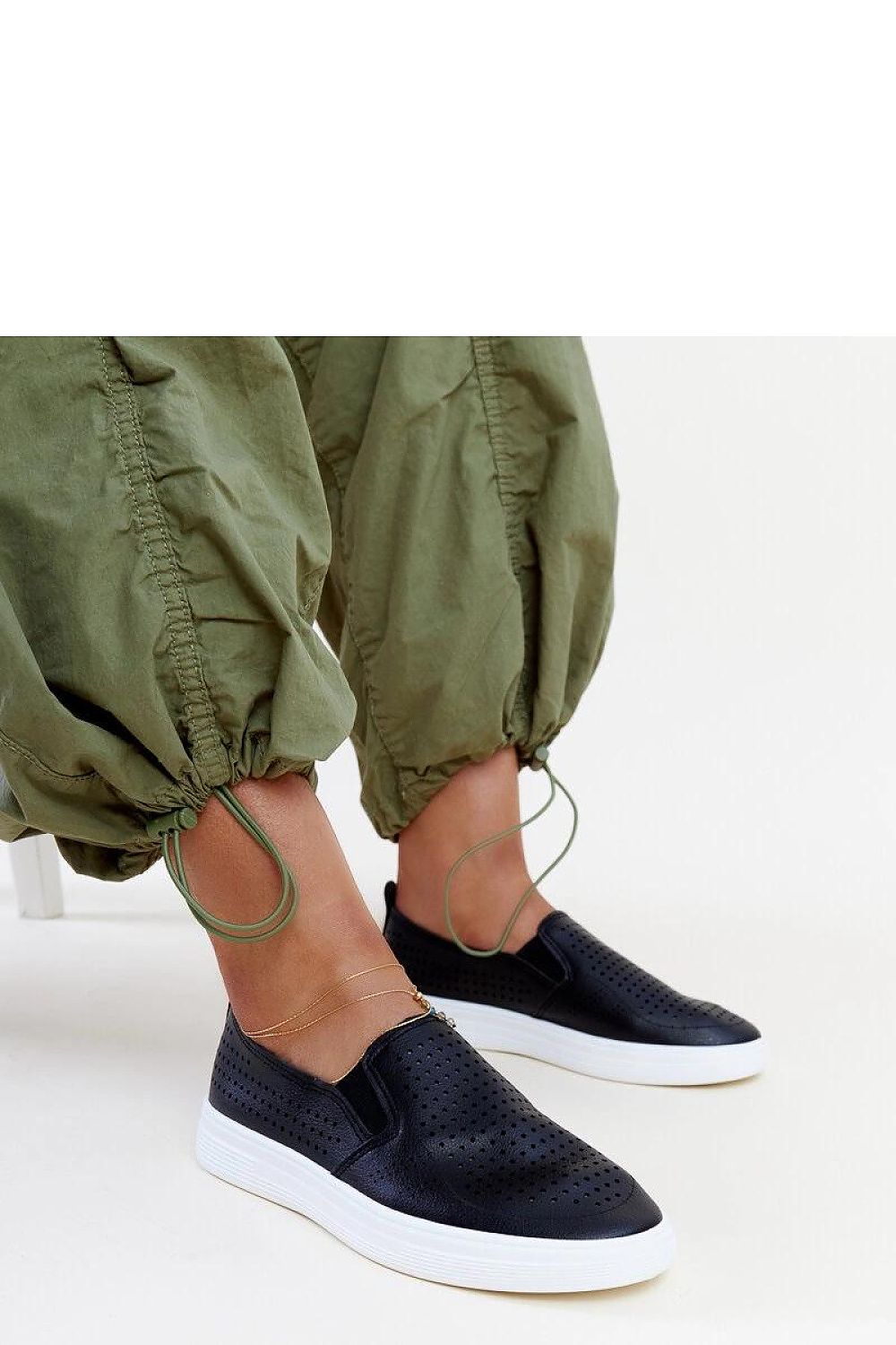 Baskets model 207300 Solea