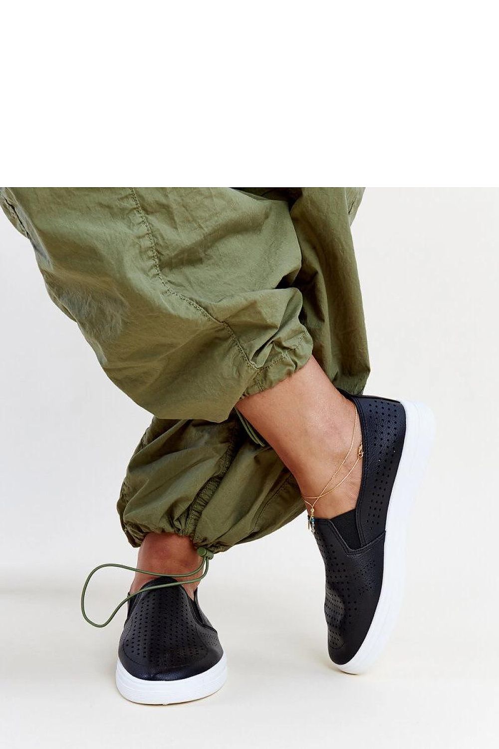 Baskets model 207300 Solea