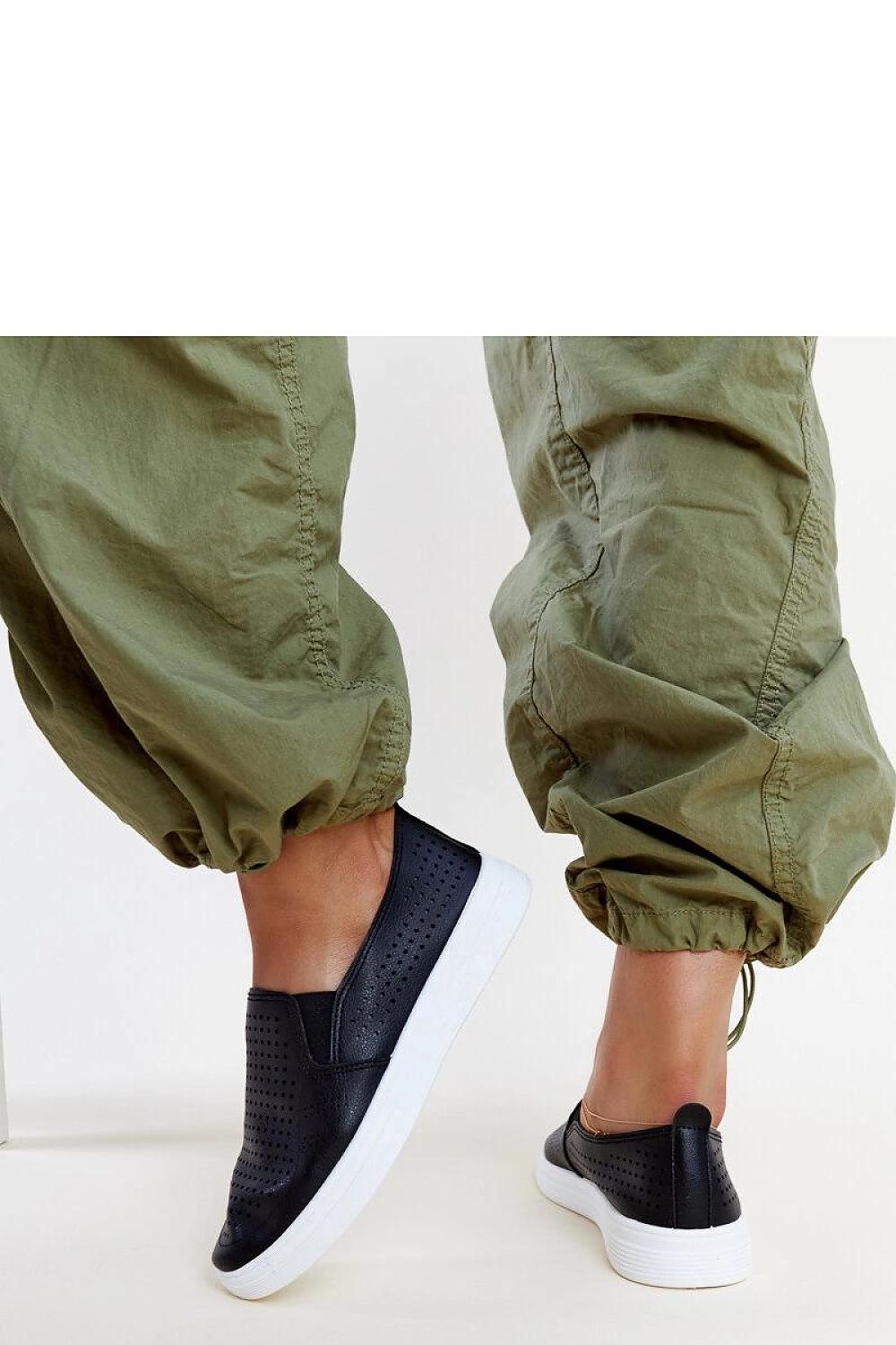 Baskets model 207300 Solea