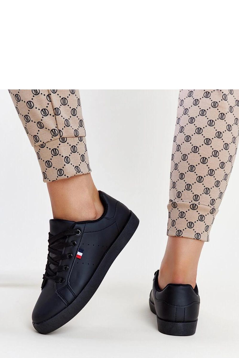 Baskets model 207305 Solea