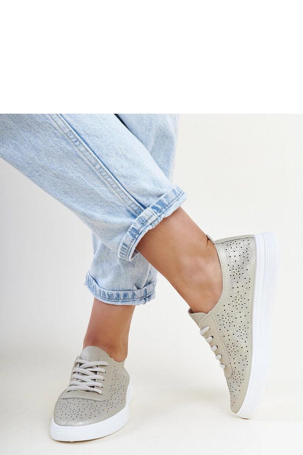 Baskets model 207319 Solea