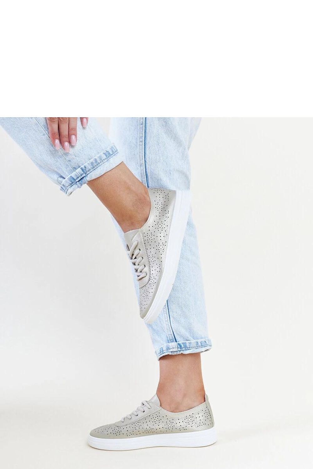 Baskets model 207319 Solea