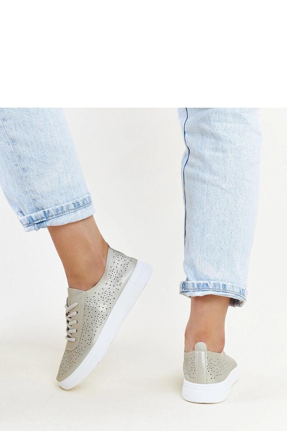 Baskets model 207319 Solea