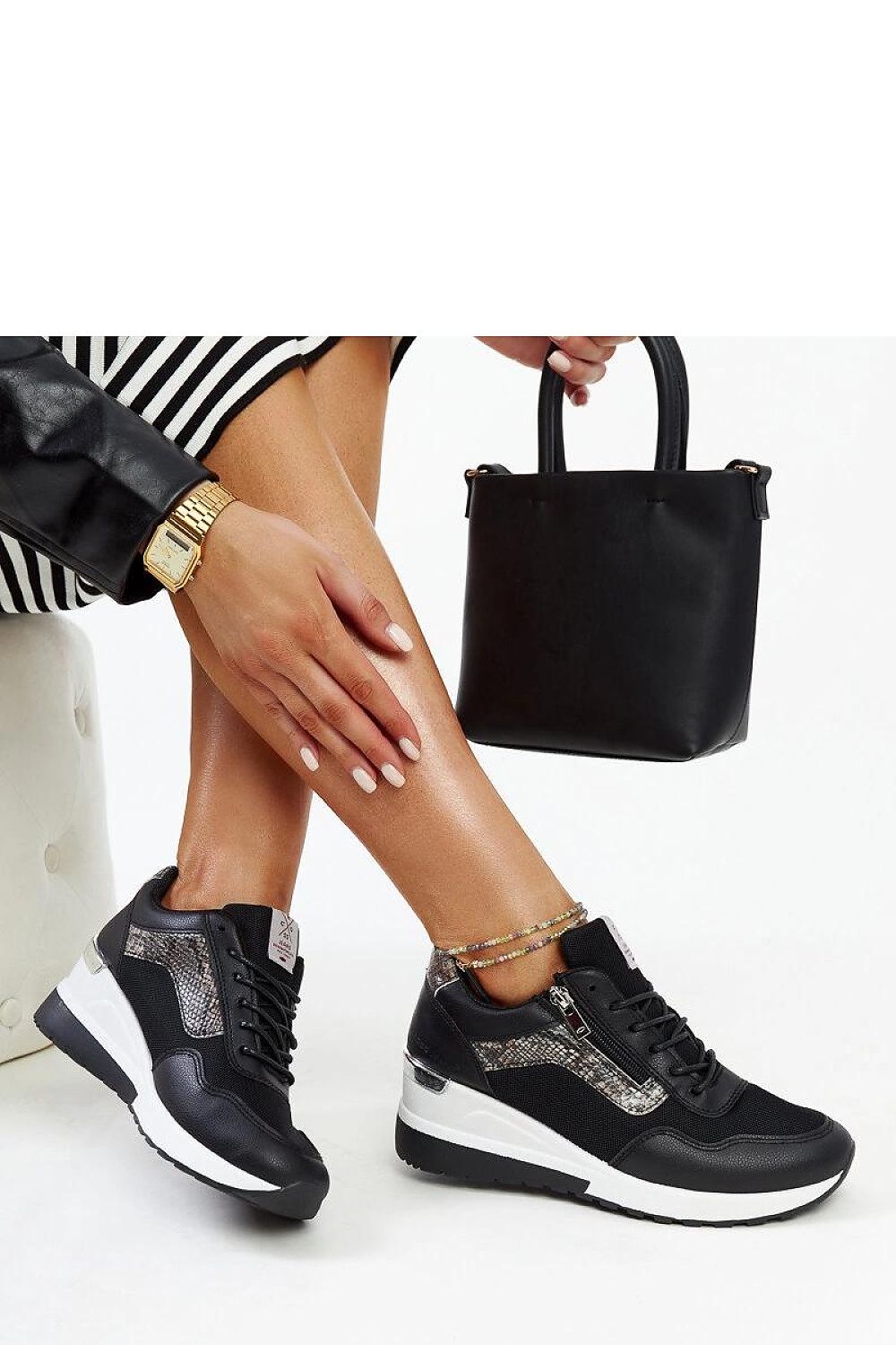 Baskets model 207358 Solea