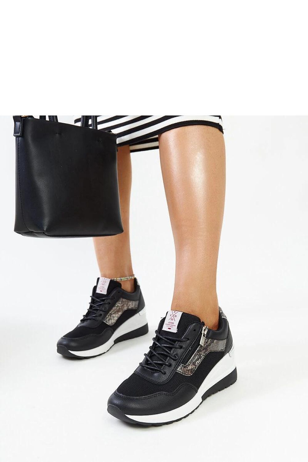 Baskets model 207358 Solea