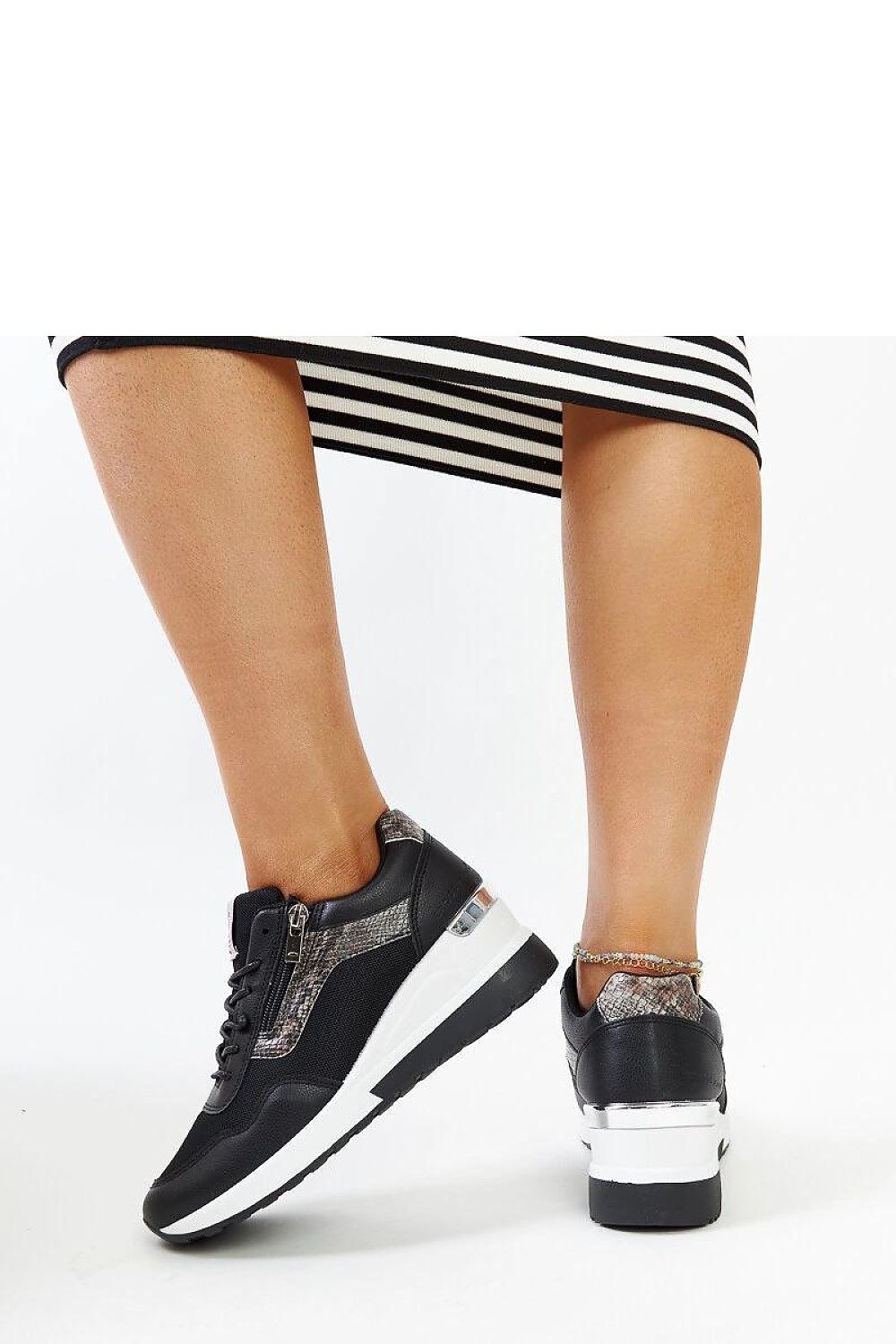 Baskets model 207358 Solea