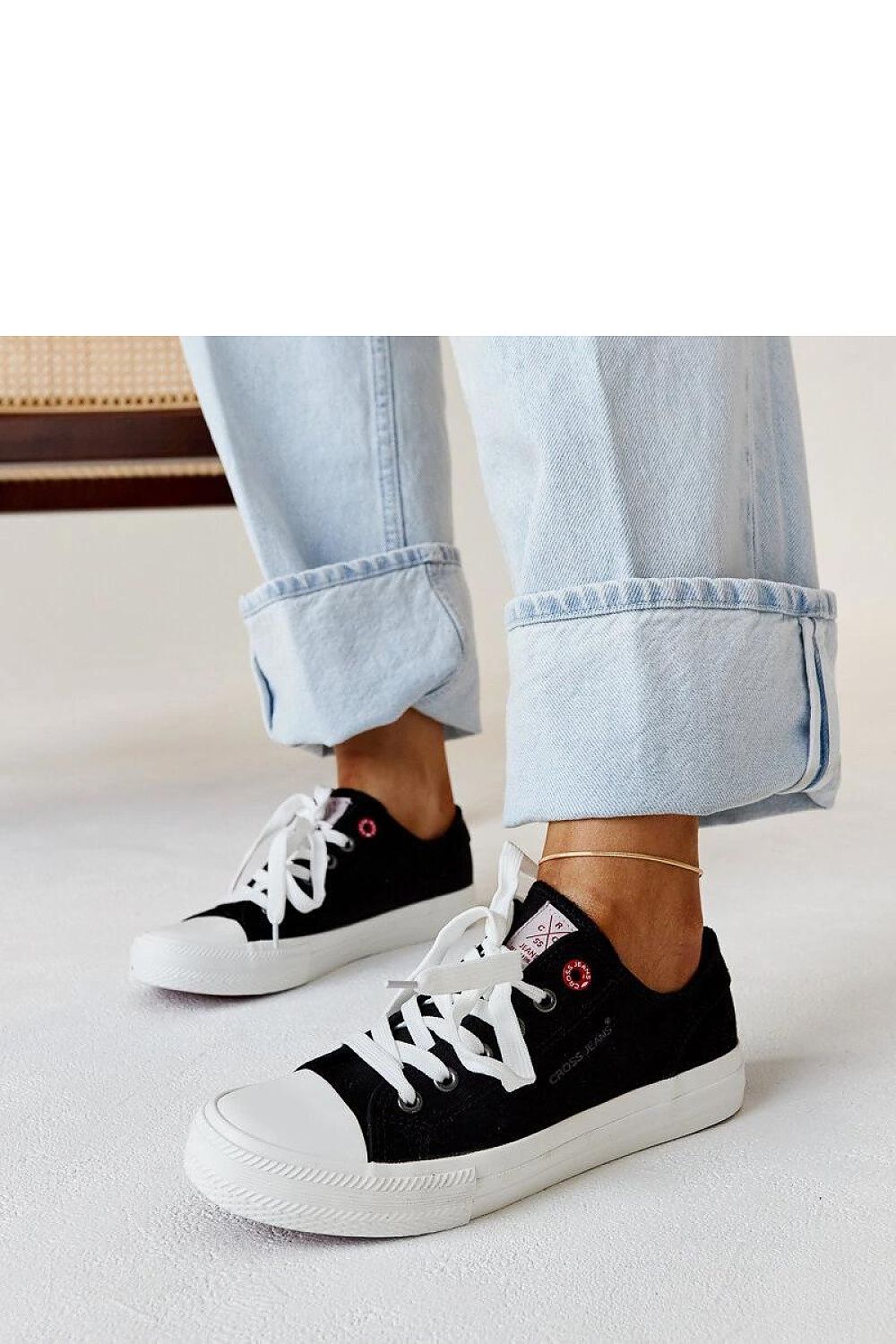 Baskets model 207362 Solea