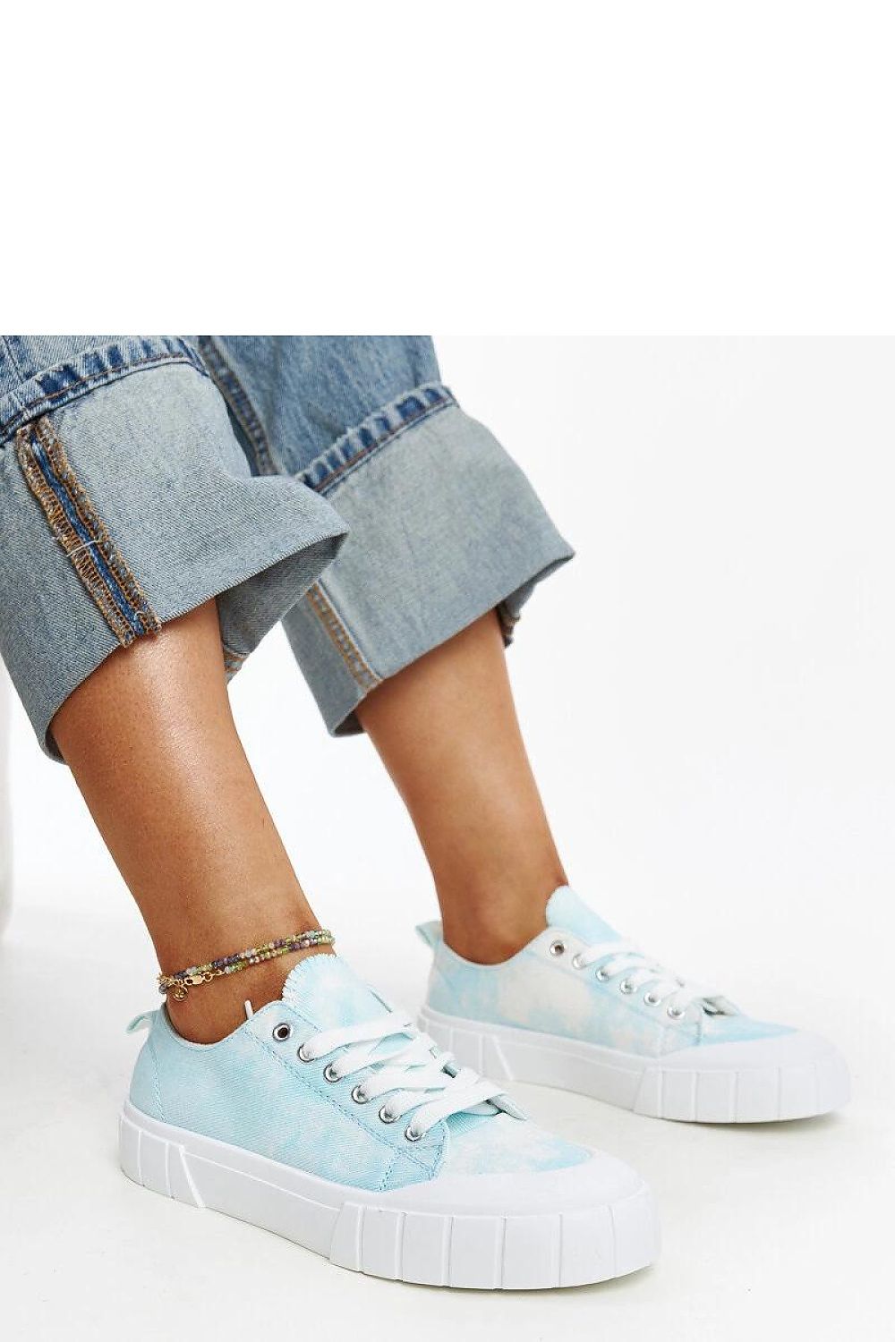 Baskets model 207365 Solea