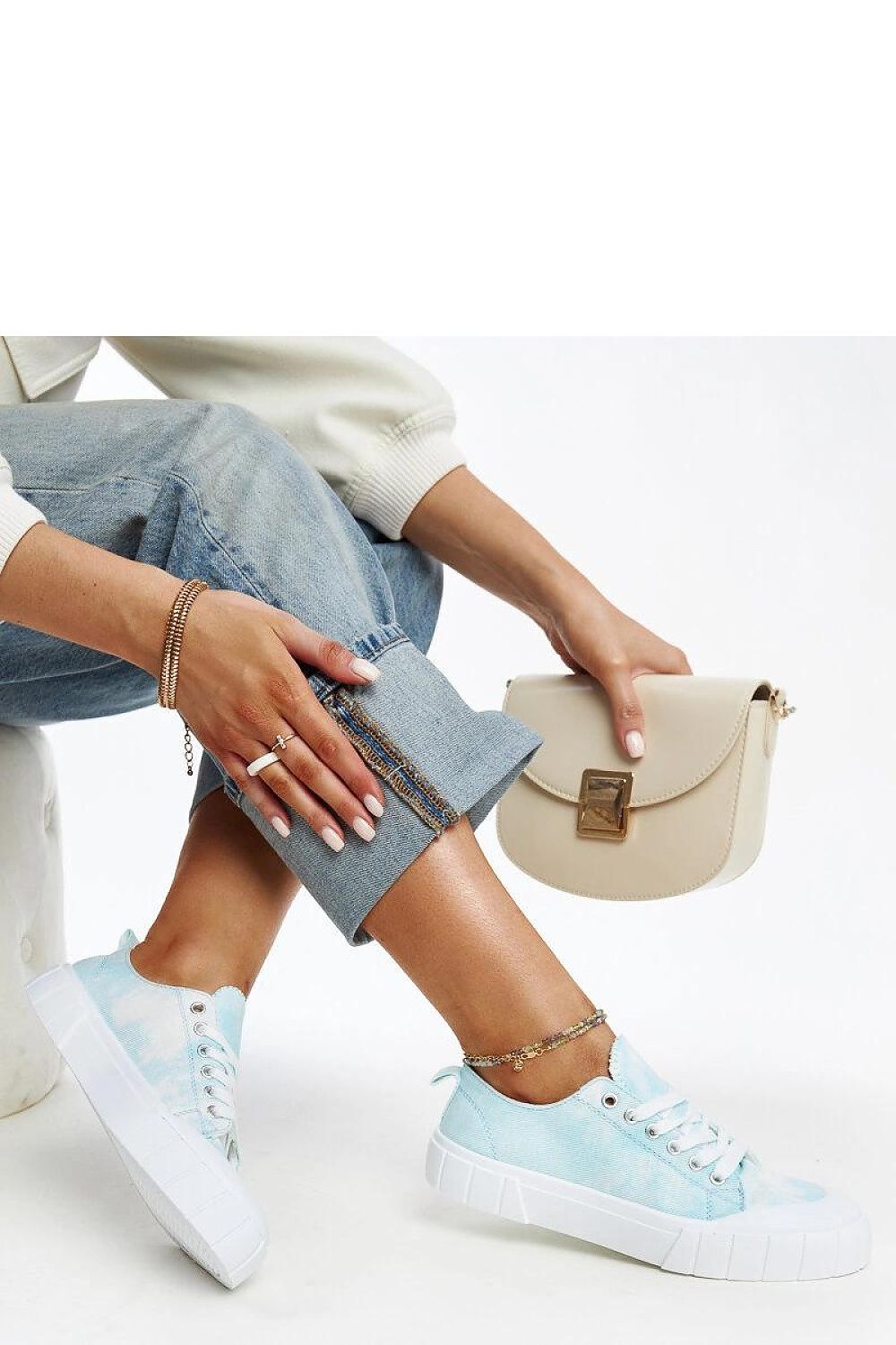 Baskets model 207365 Solea