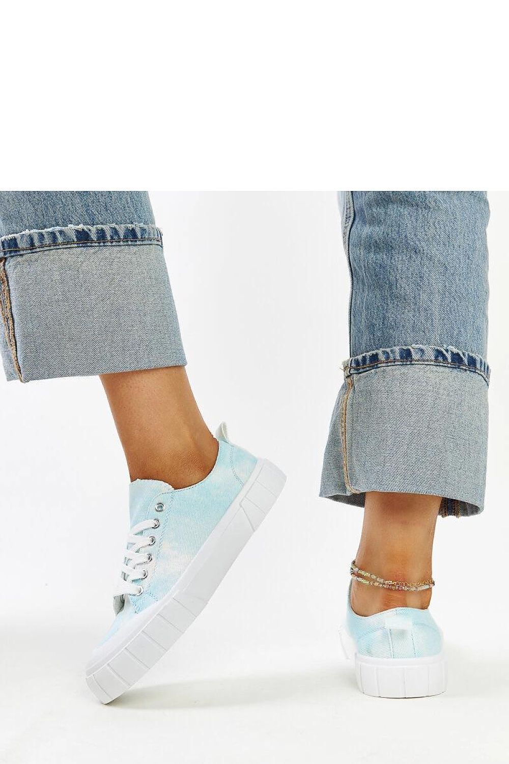 Baskets model 207365 Solea