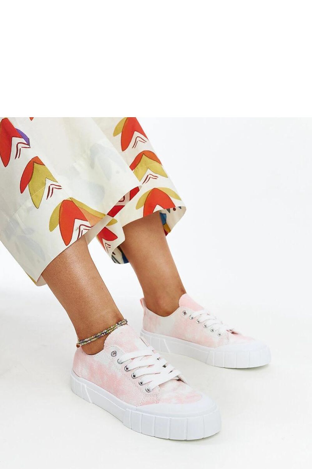 Baskets model 207366 Solea