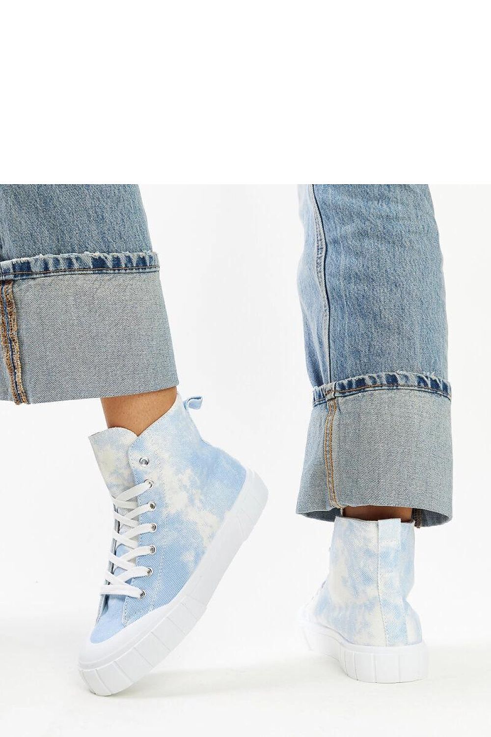 Baskets model 207368 Solea