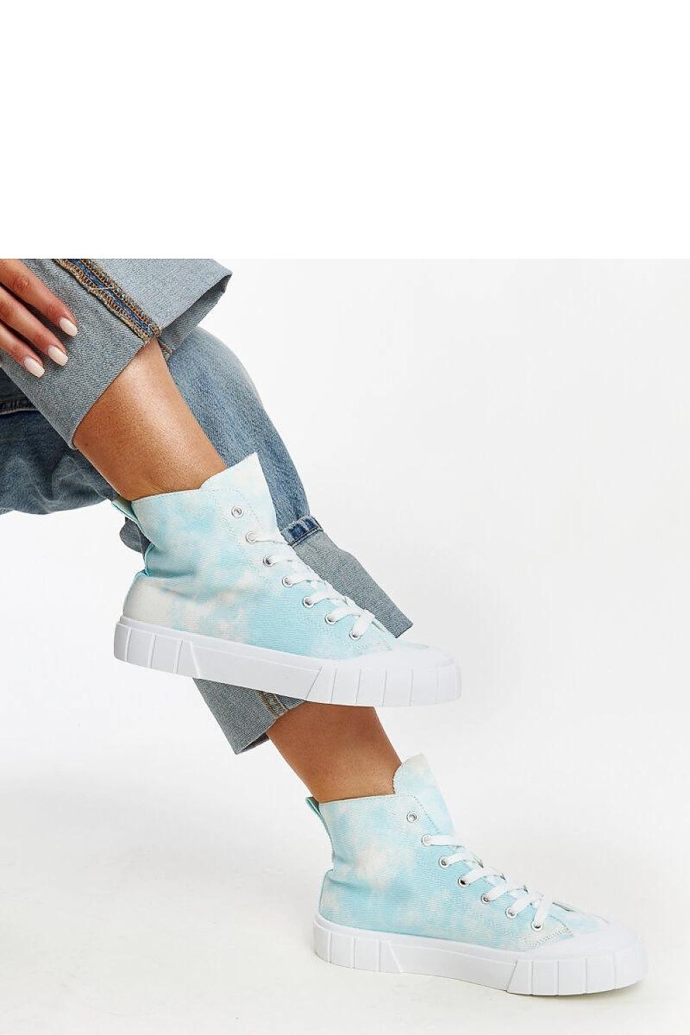 Baskets model 207370 Solea