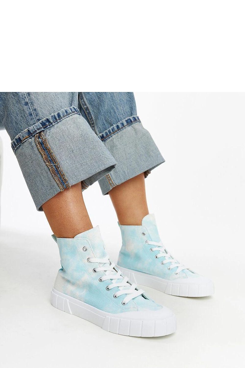 Baskets model 207370 Solea