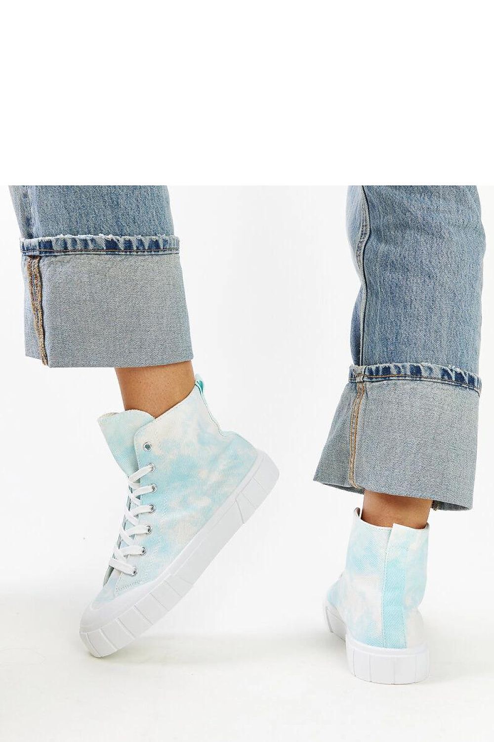 Baskets model 207370 Solea