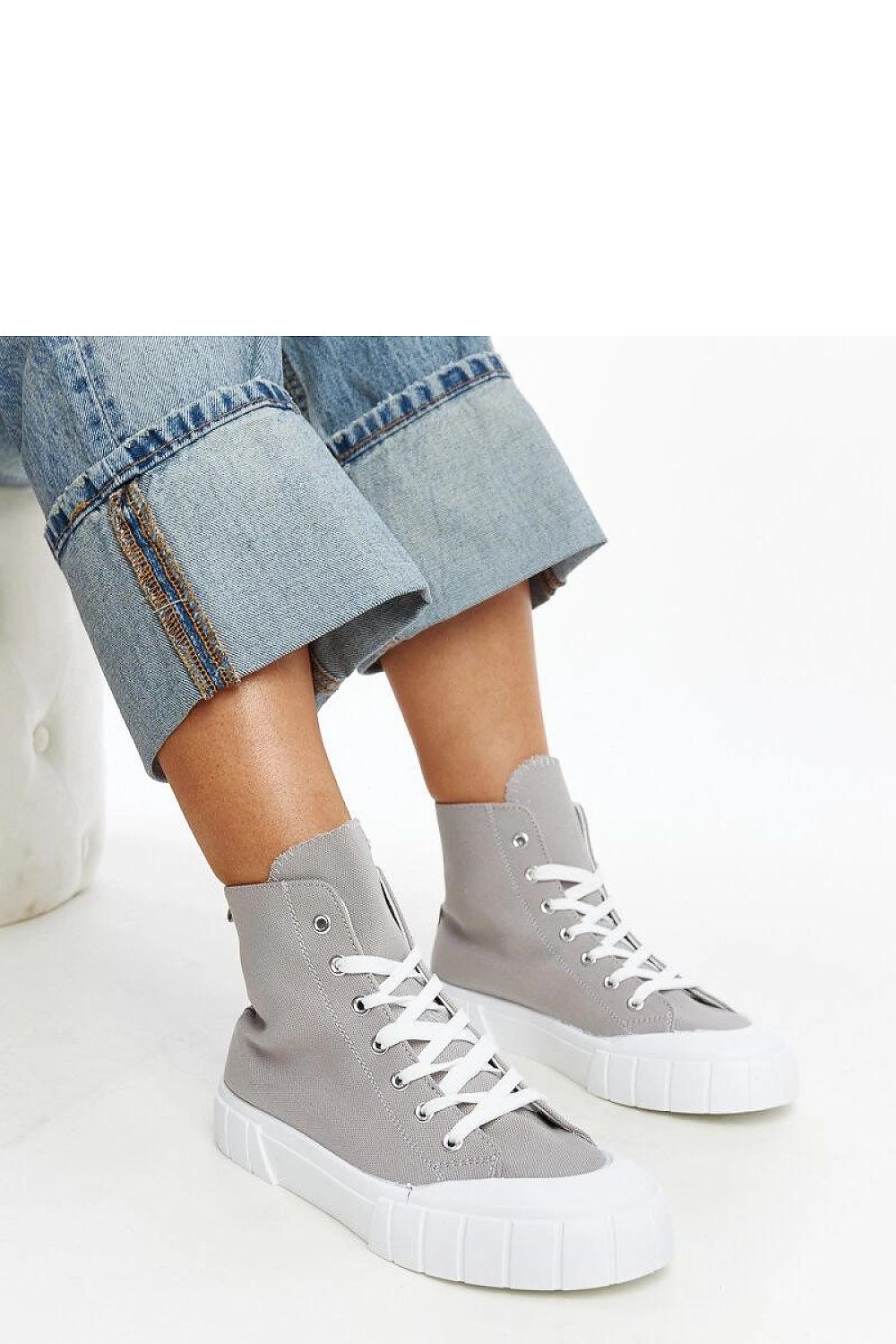 Baskets model 207386 Solea