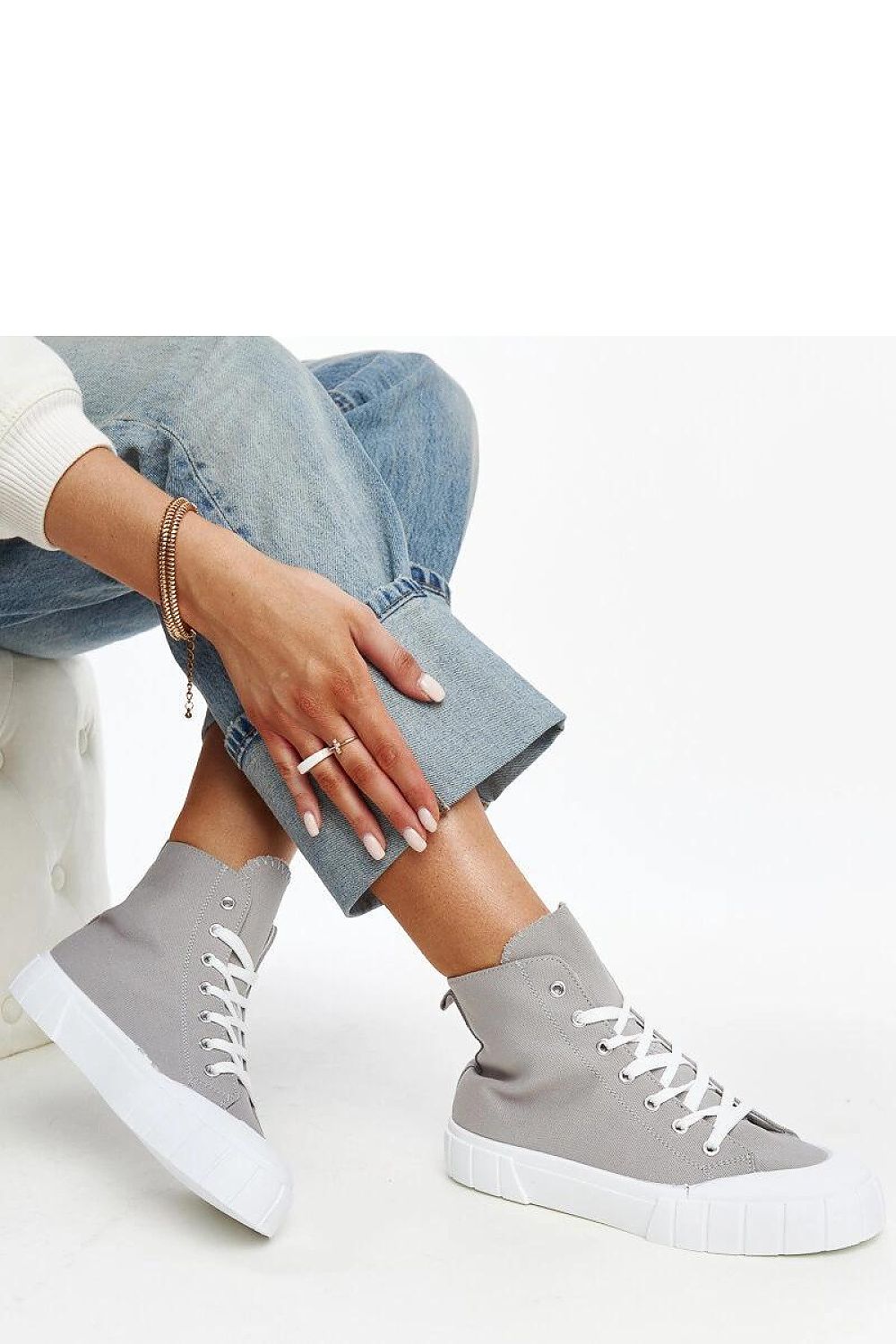 Baskets model 207386 Solea