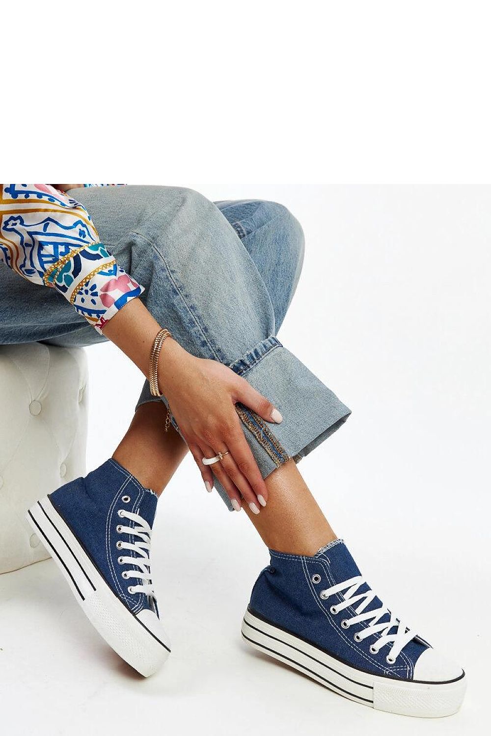 Baskets model 207390 Solea