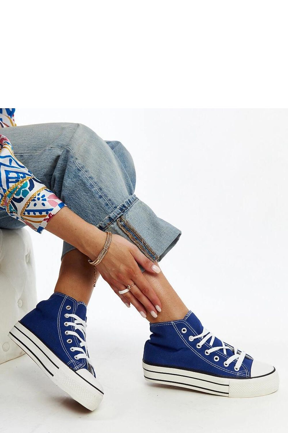 Baskets model 207392 Solea