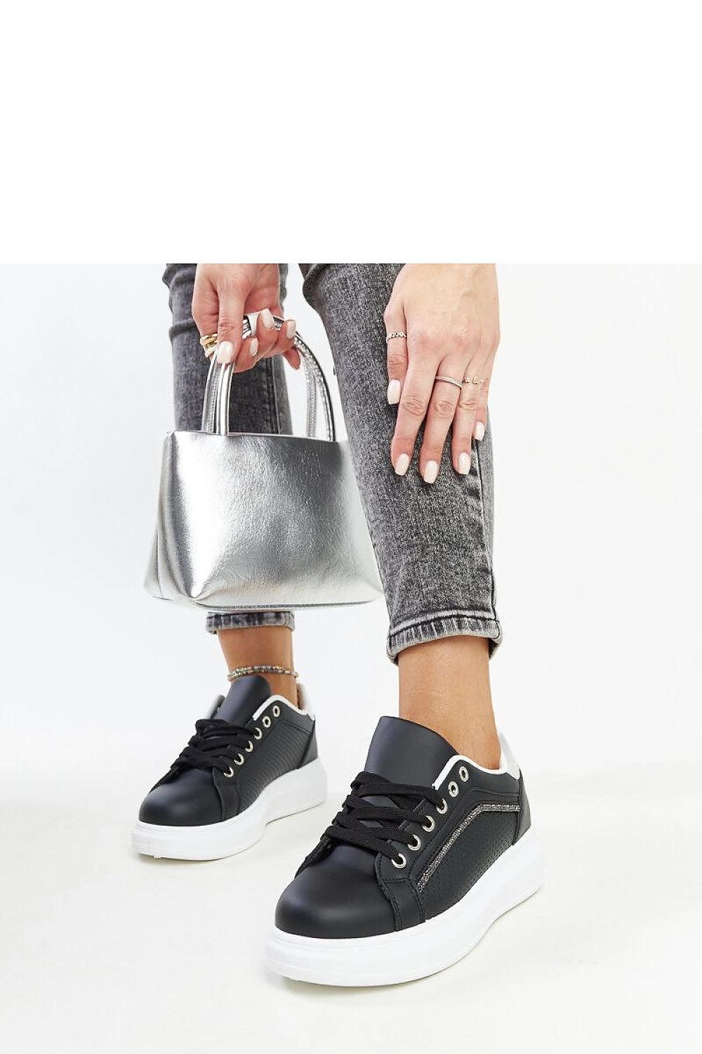 Baskets model 207400 Solea