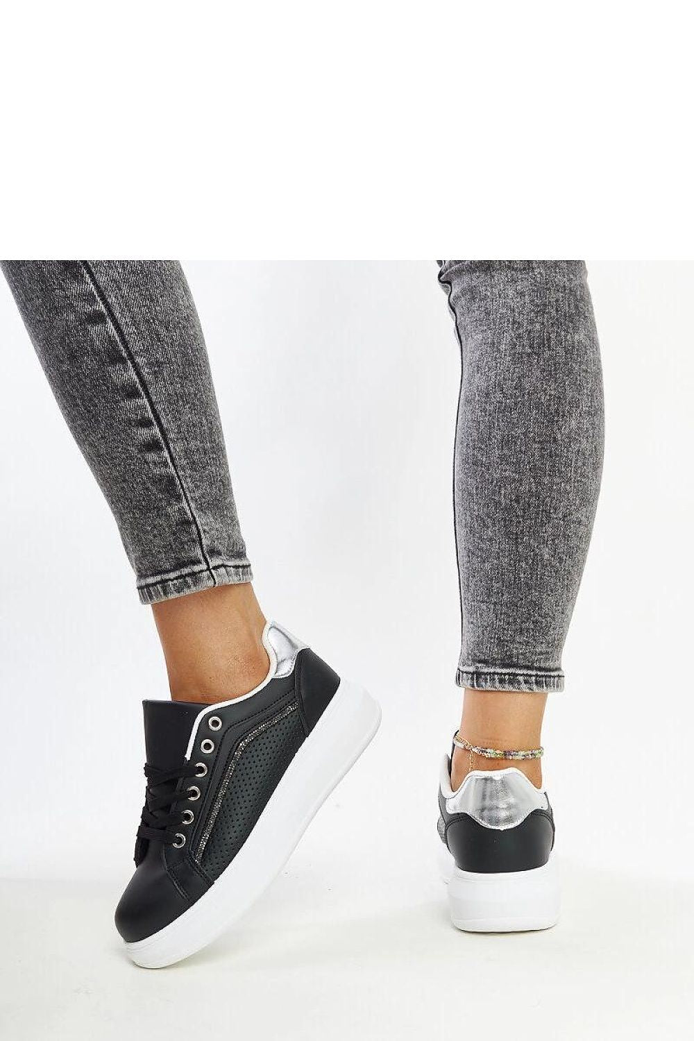 Baskets model 207400 Solea