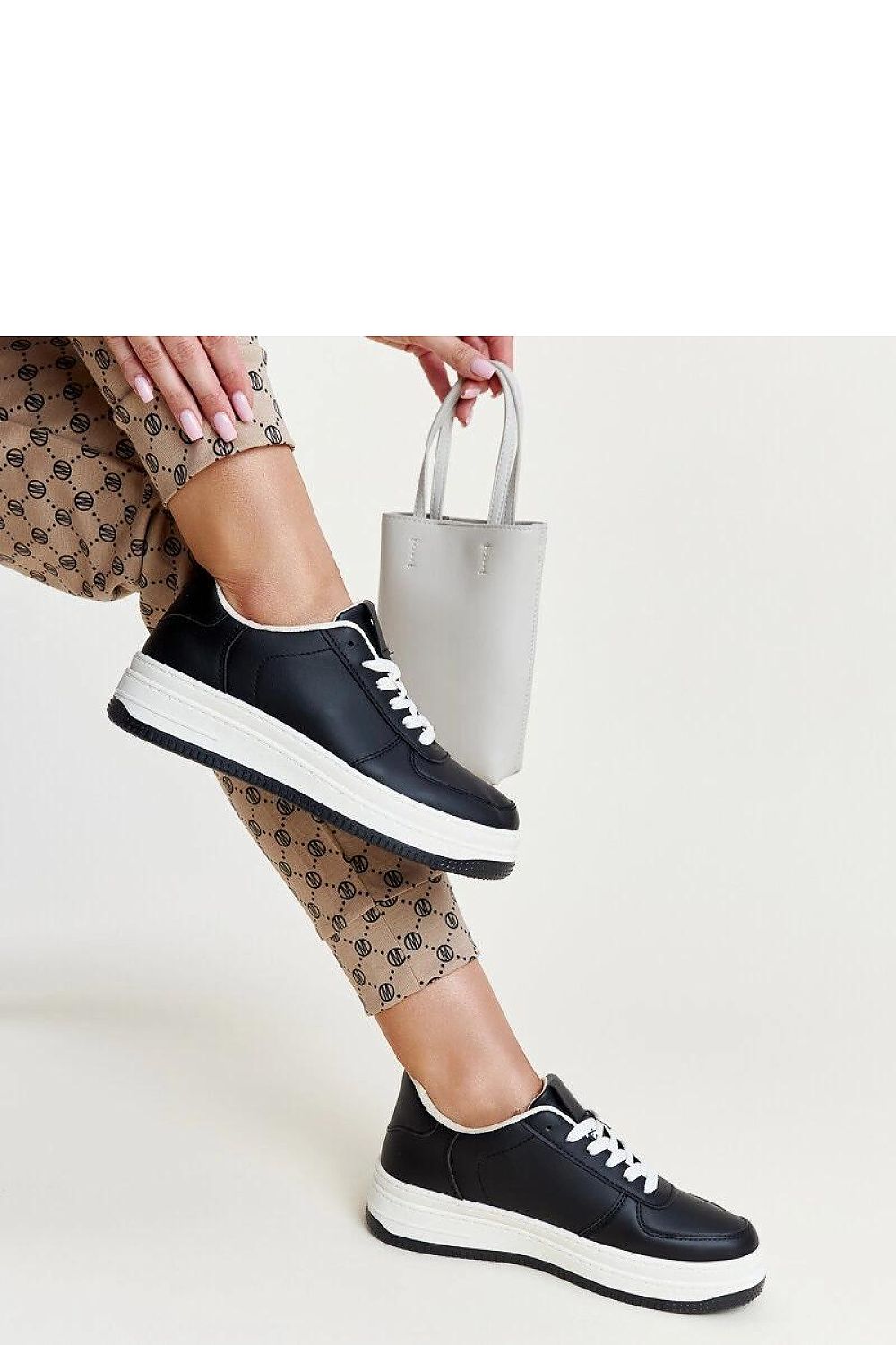 Baskets model 207402 Solea