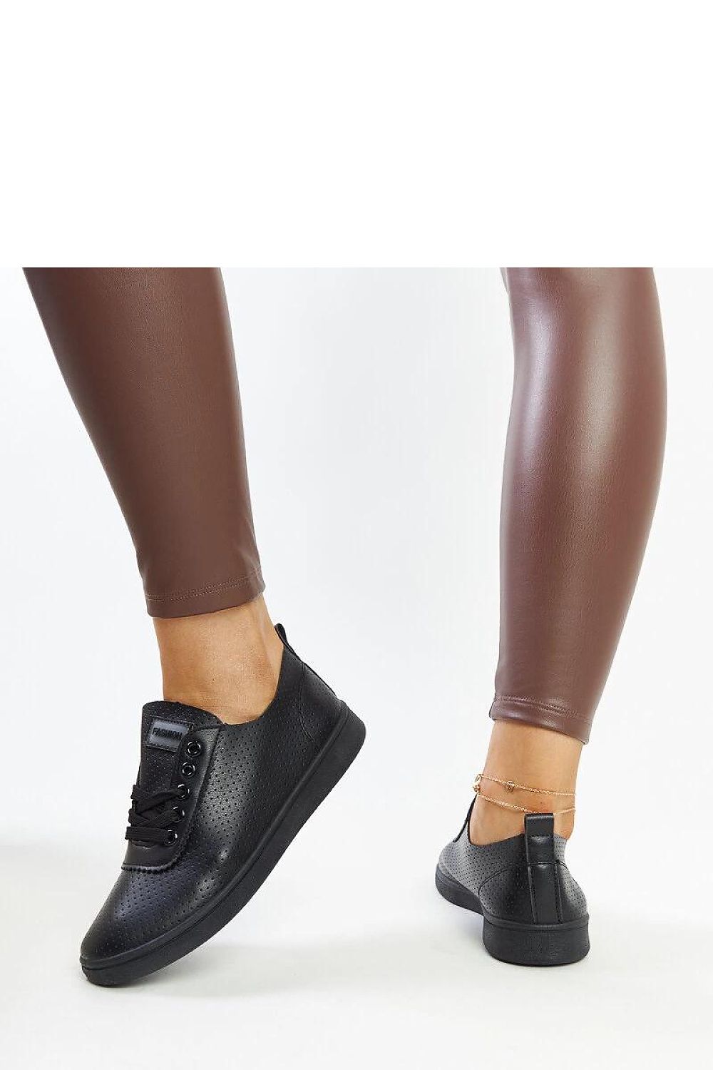 Baskets model 207448 Solea