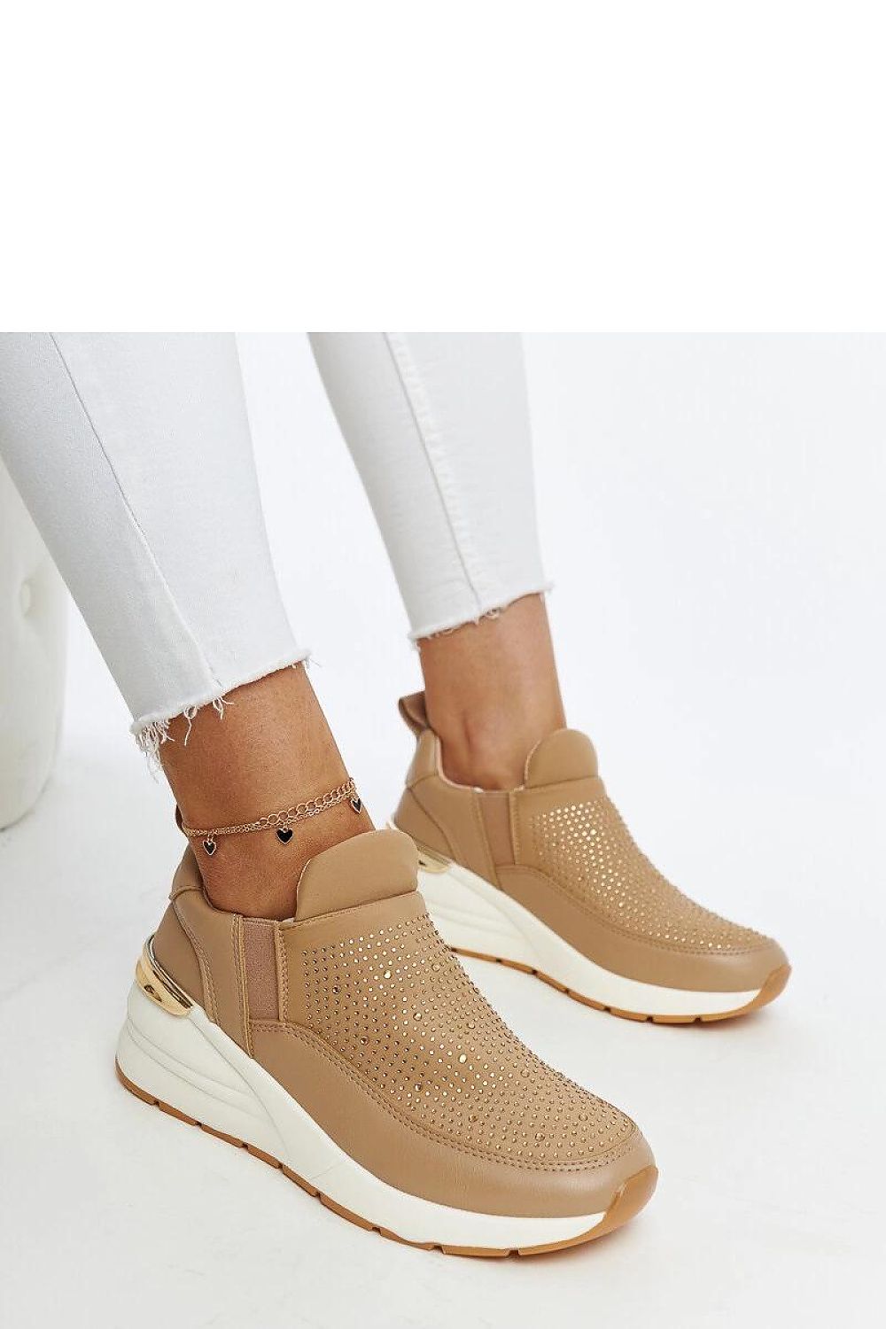 Baskets model 207452 Solea