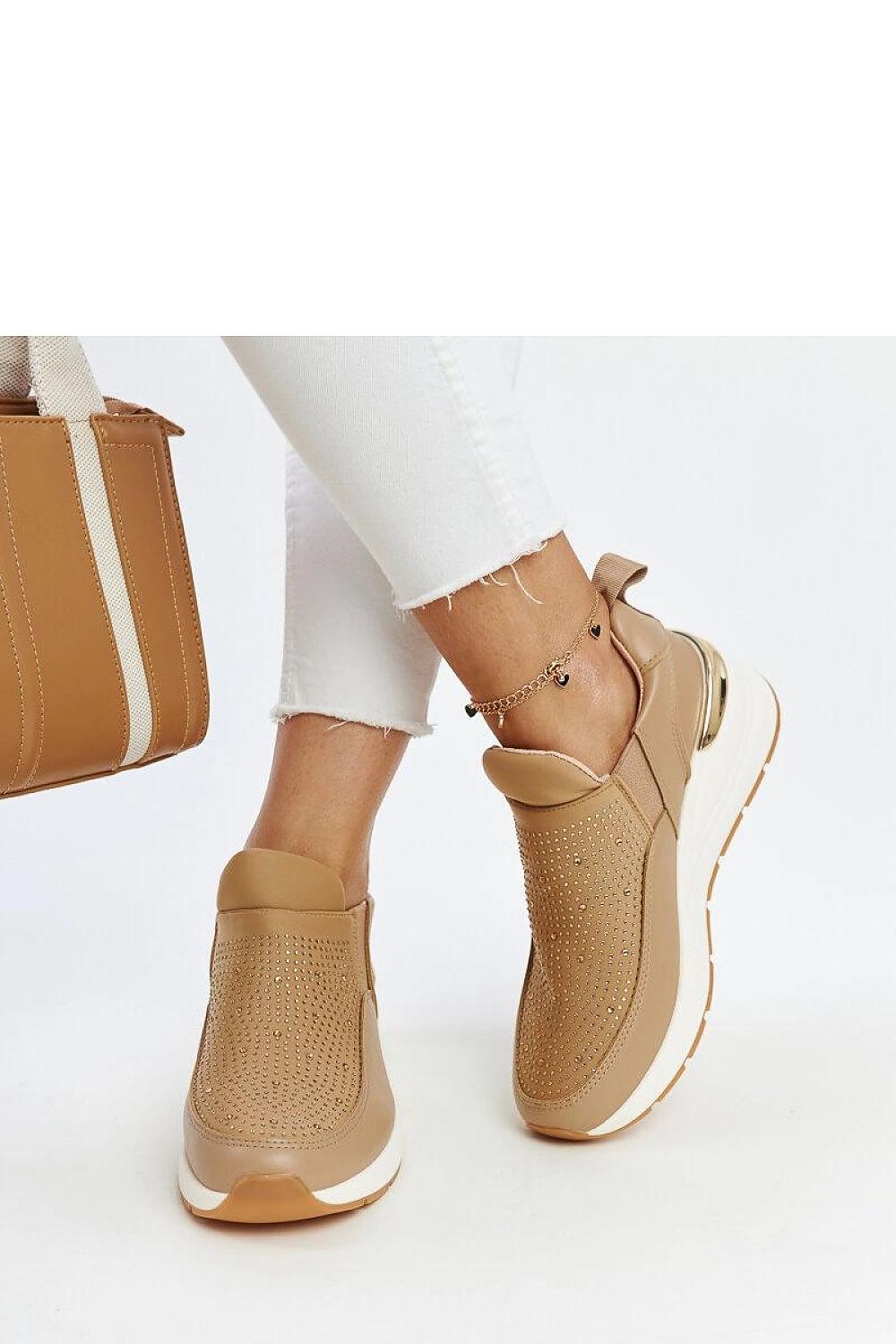 Baskets model 207452 Solea