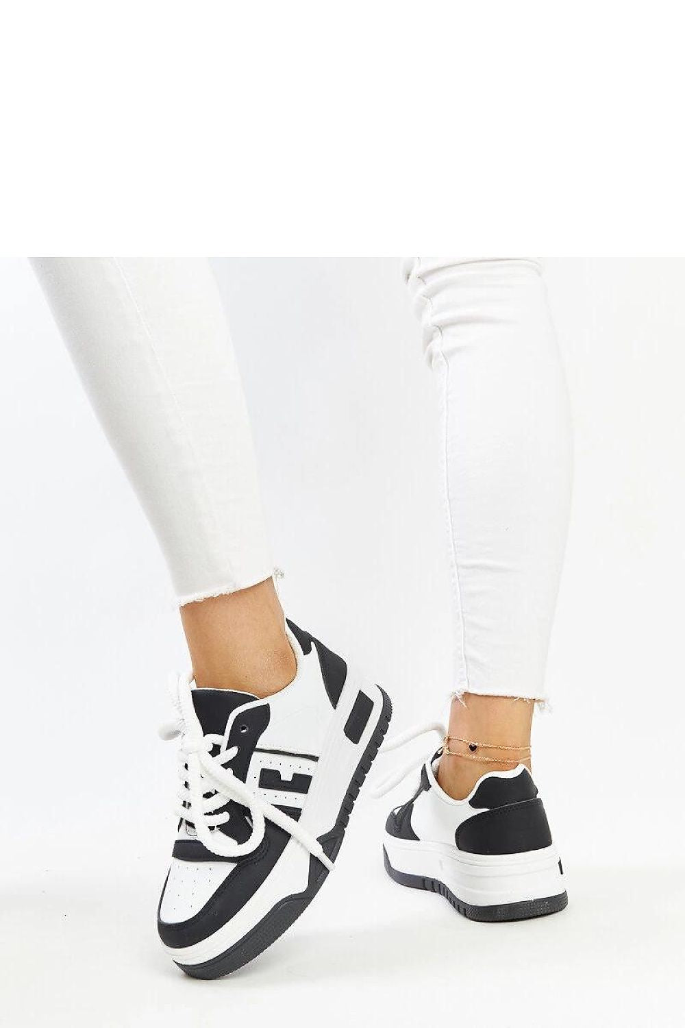 Baskets model 207462 Solea