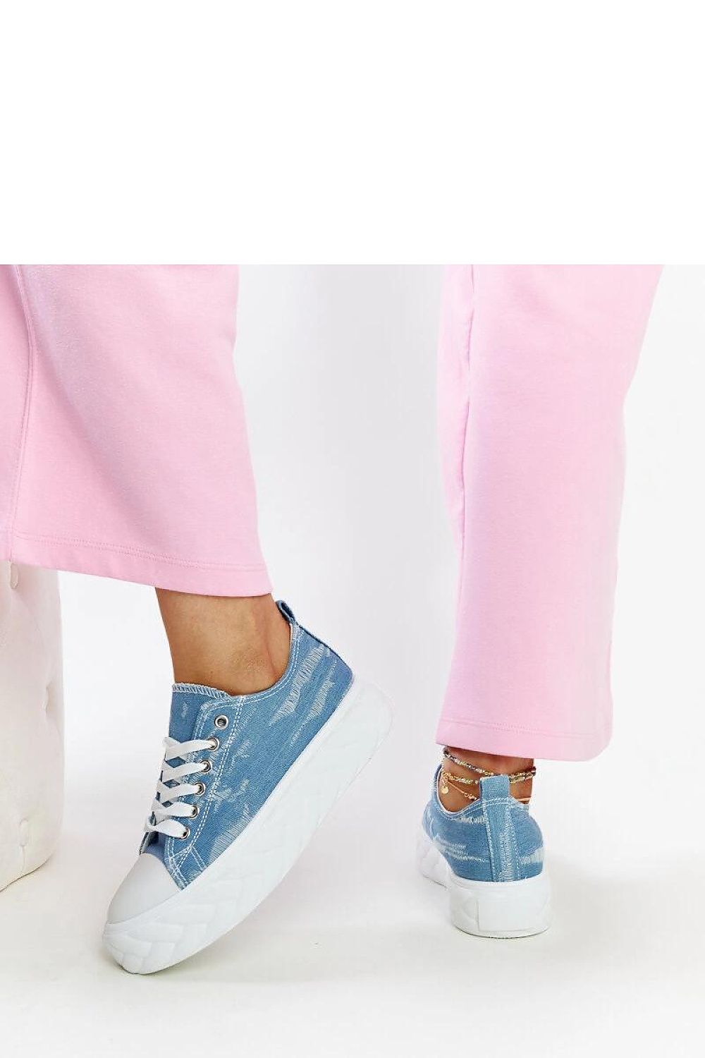 Baskets model 207498 Solea