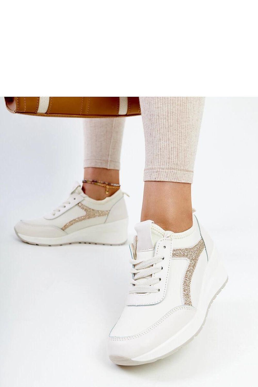 Baskets model 207500 Solea