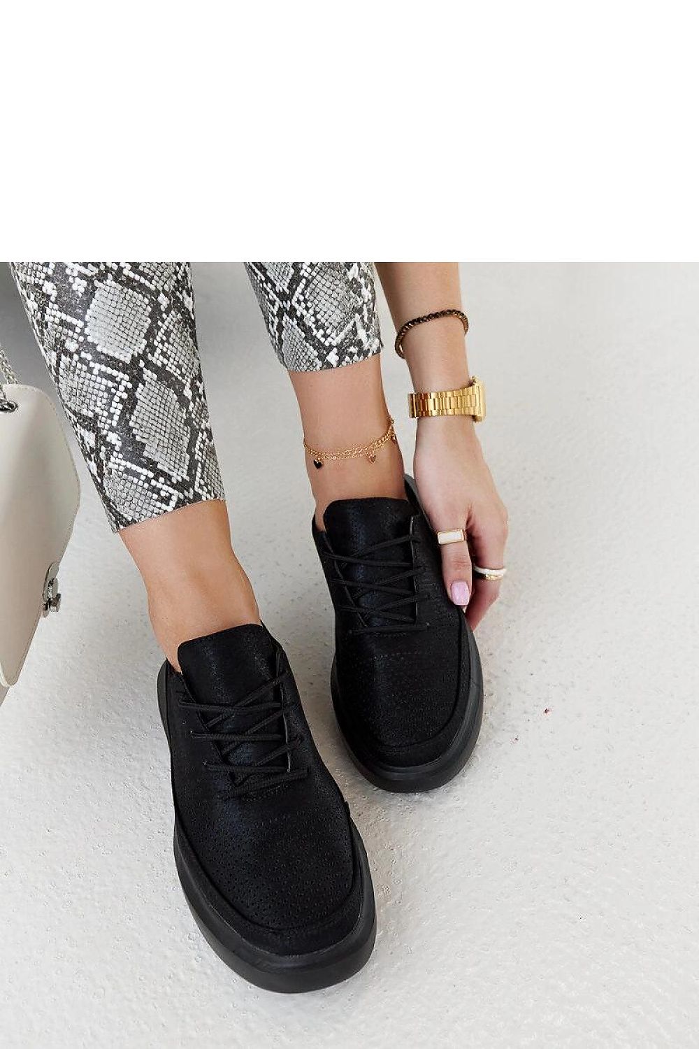 Baskets model 207540 Solea