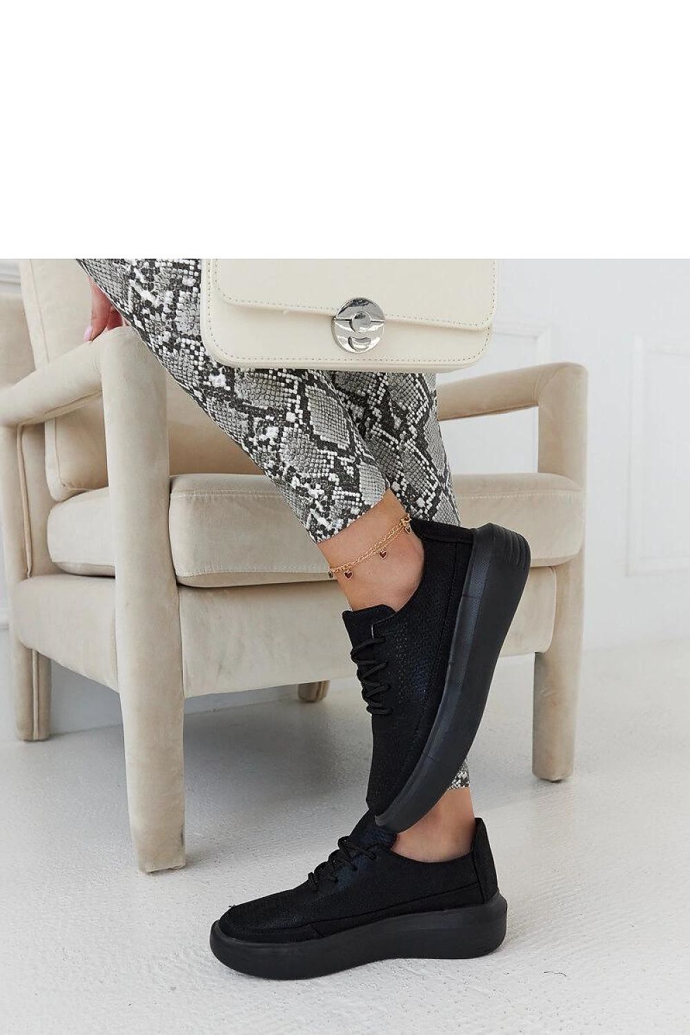 Baskets model 207540 Solea