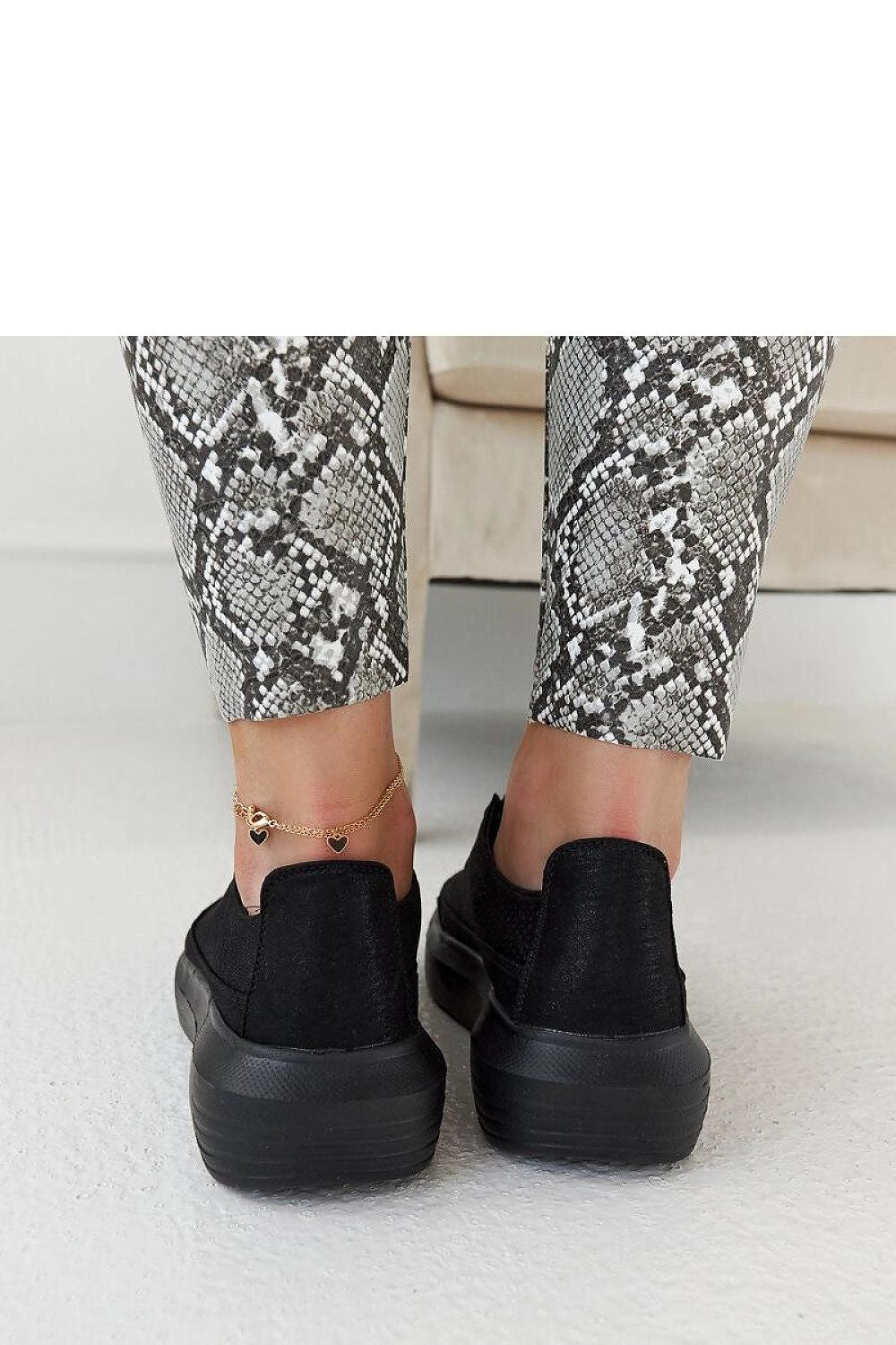 Baskets model 207540 Solea