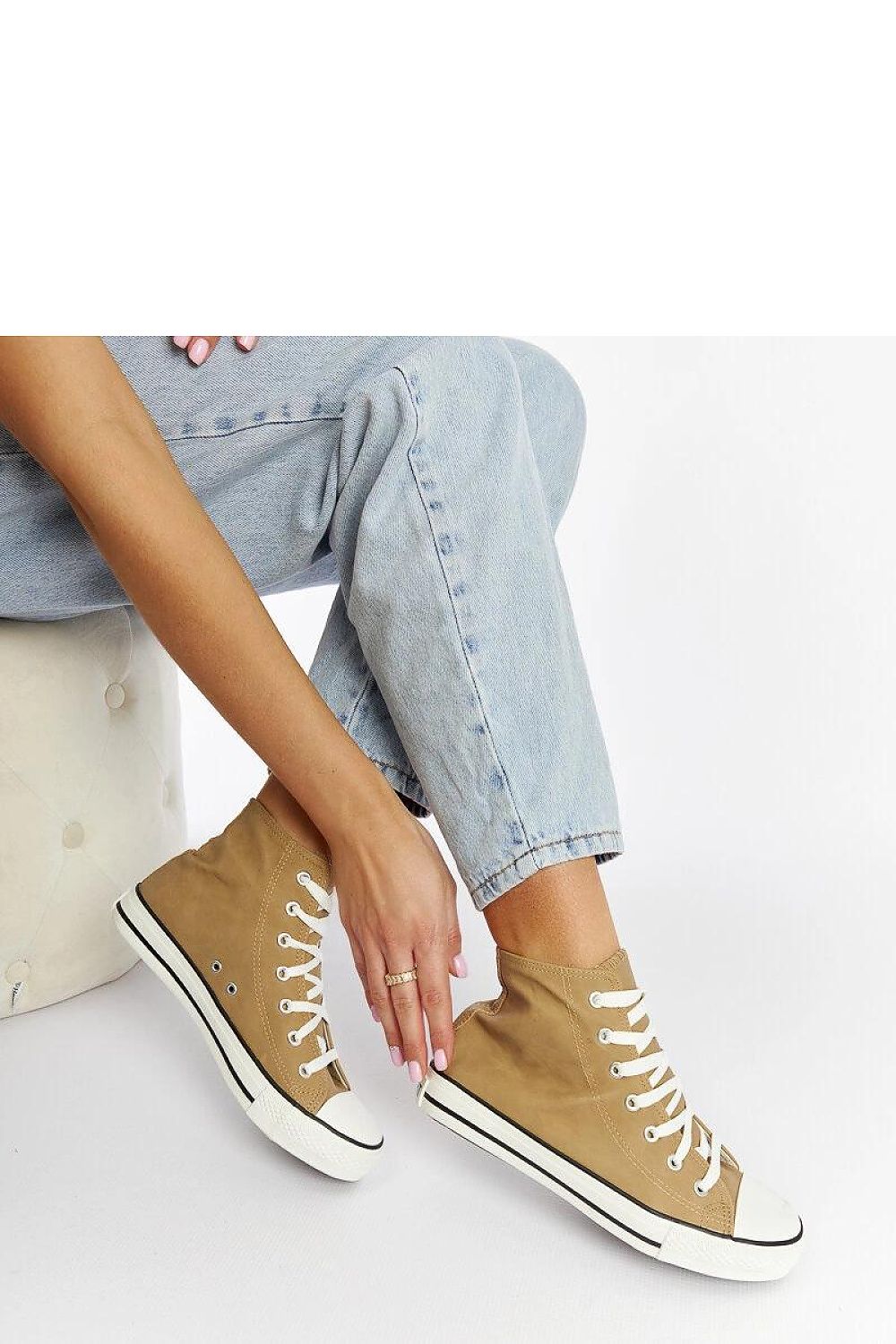 Baskets model 207544 Solea