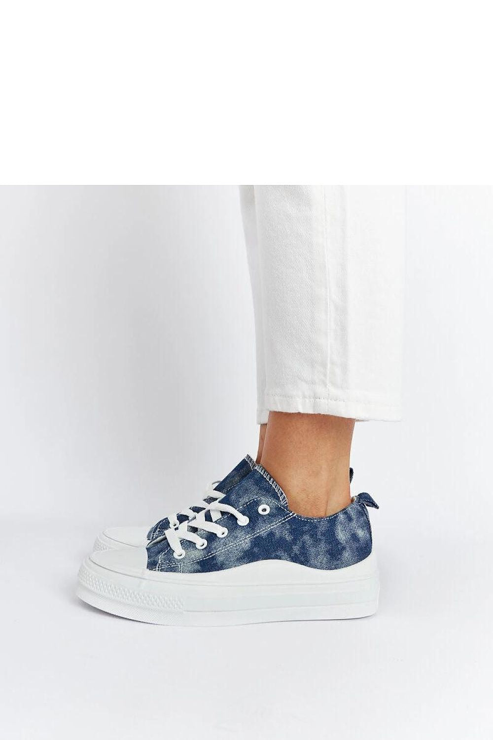 Baskets model 207545 Solea