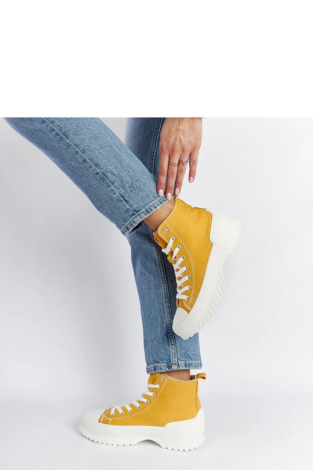 Baskets model 207549 Solea