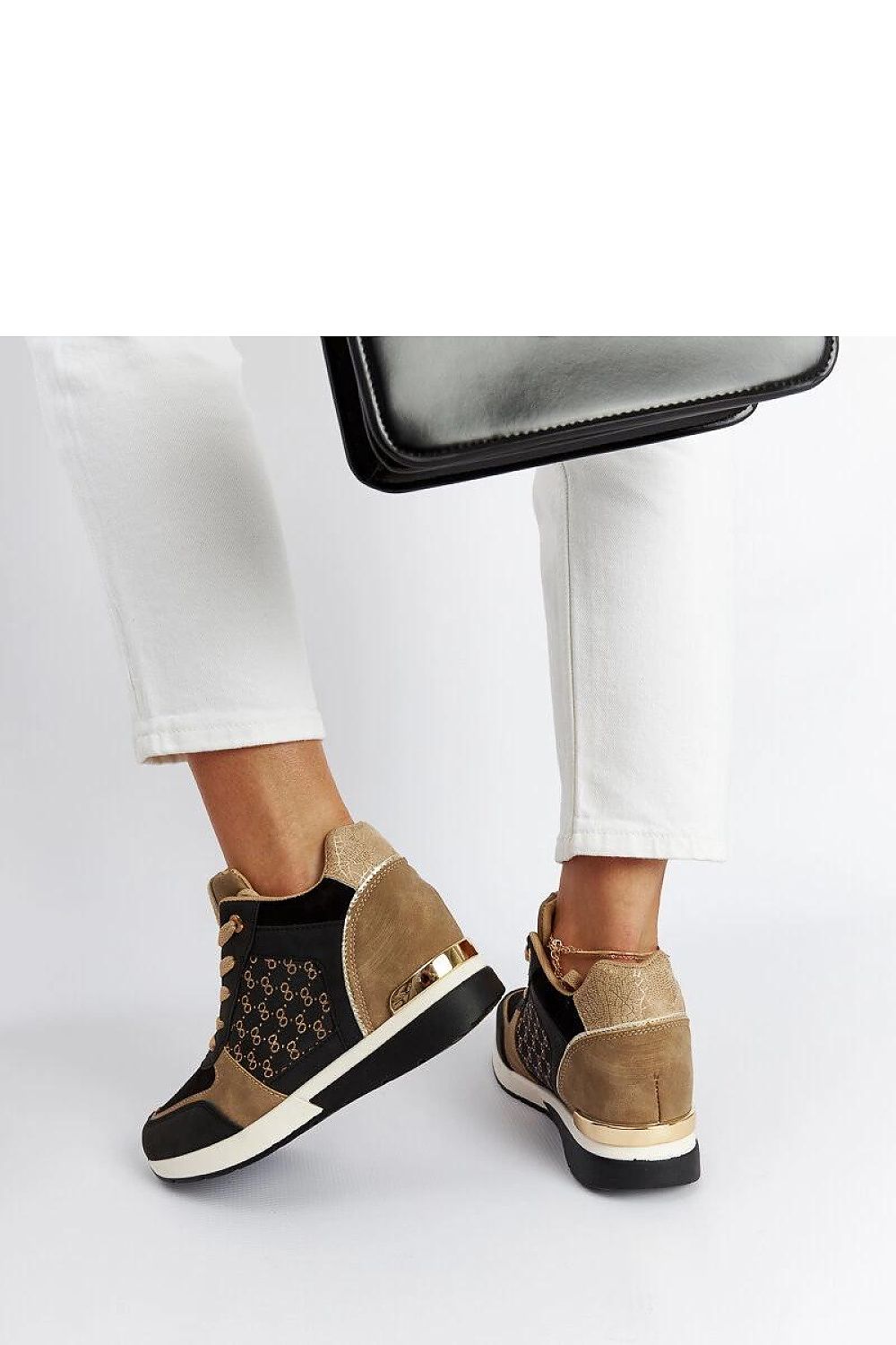 Baskets model 207552 Solea