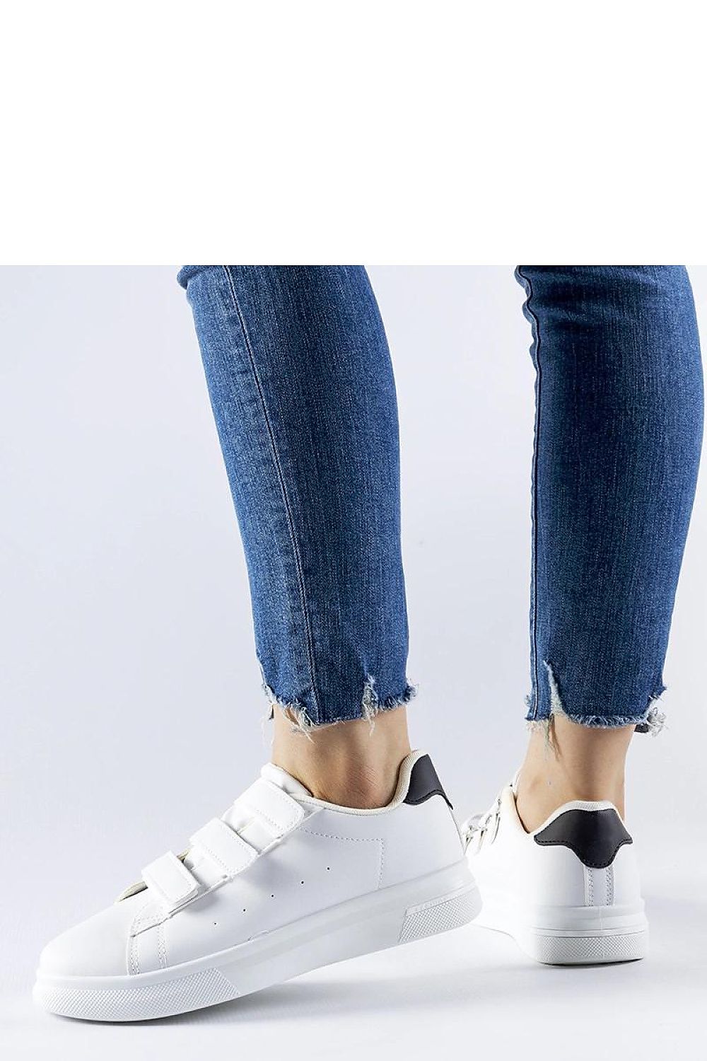 Baskets model 207575 Solea