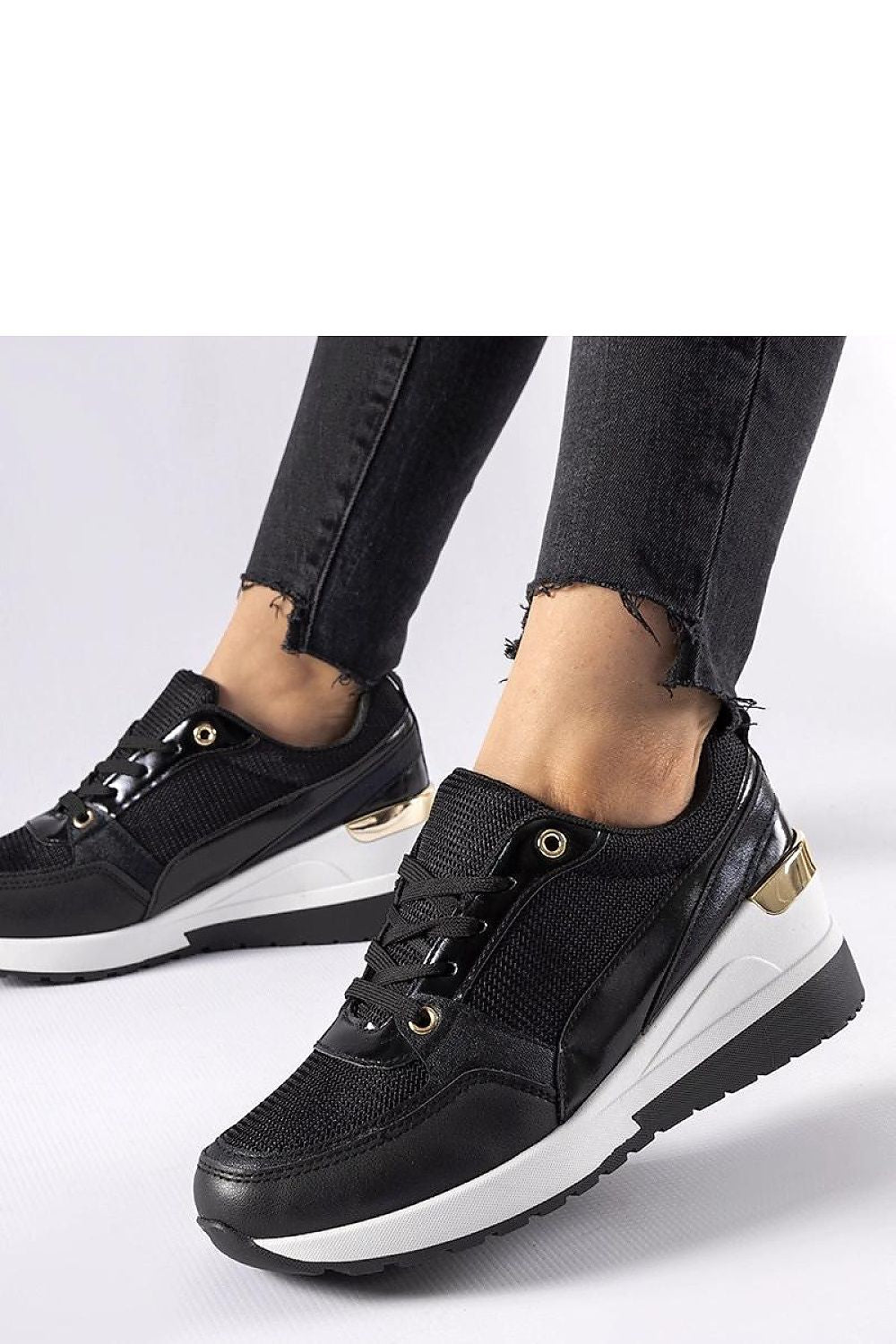 Baskets model 207578 Solea