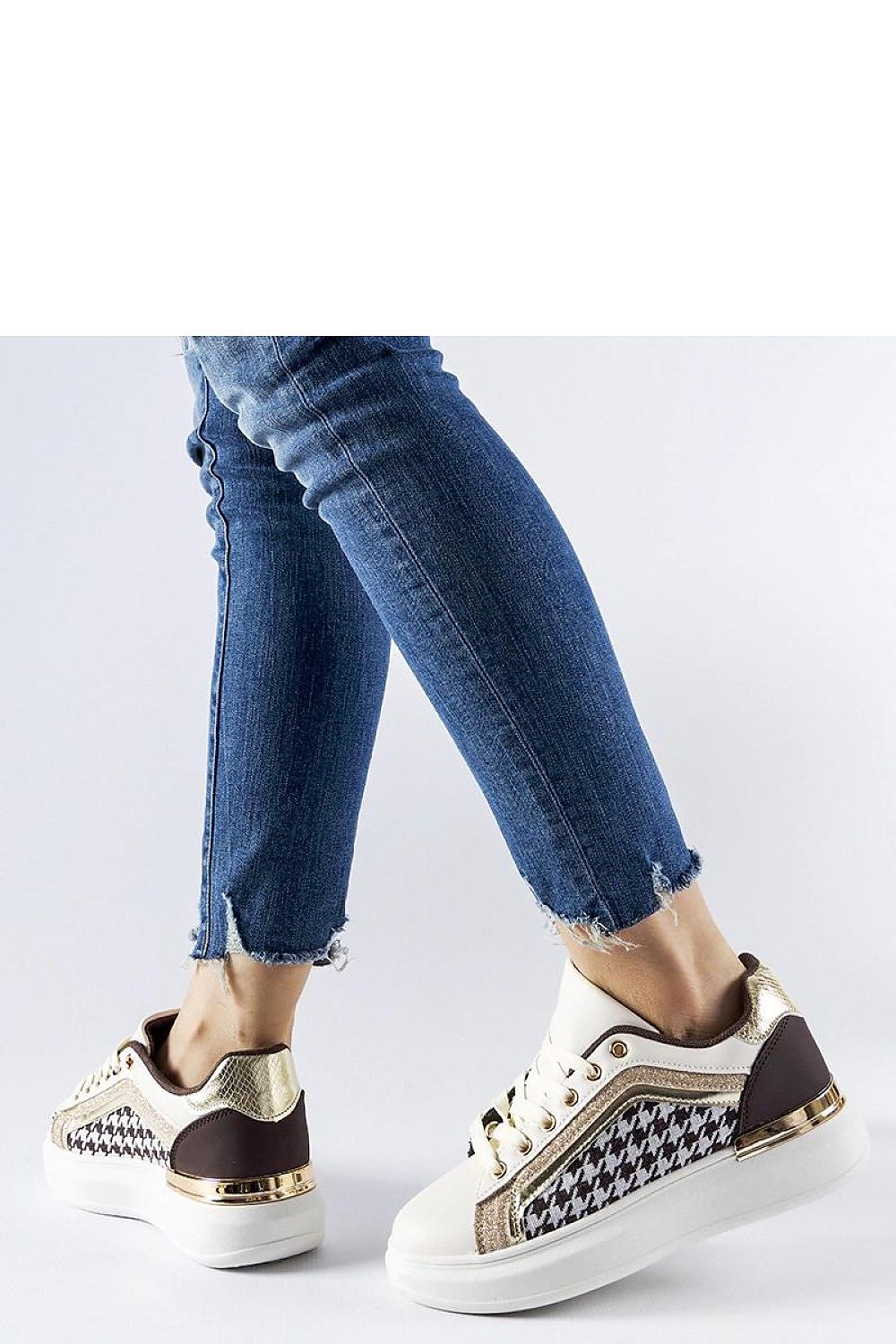 Baskets model 207580 Solea