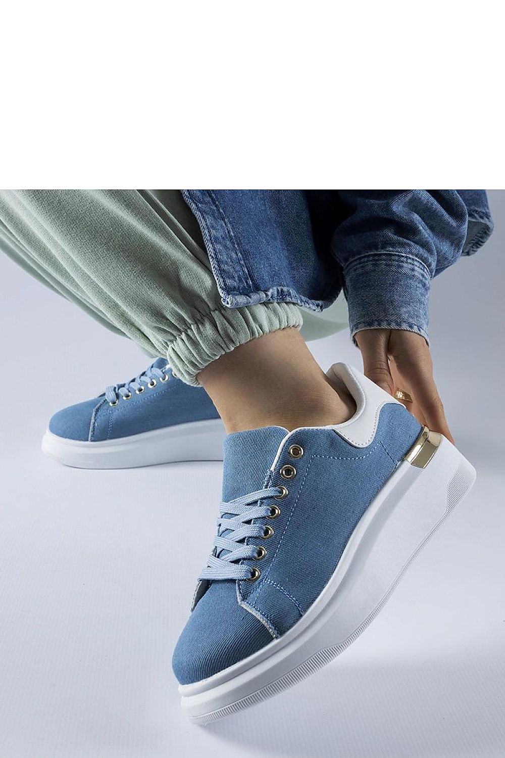 Baskets model 207619 Solea