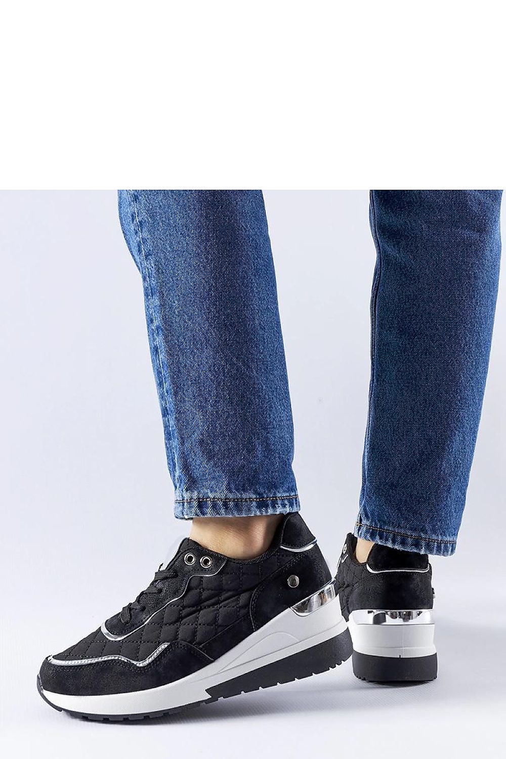 Baskets model 207620 Solea