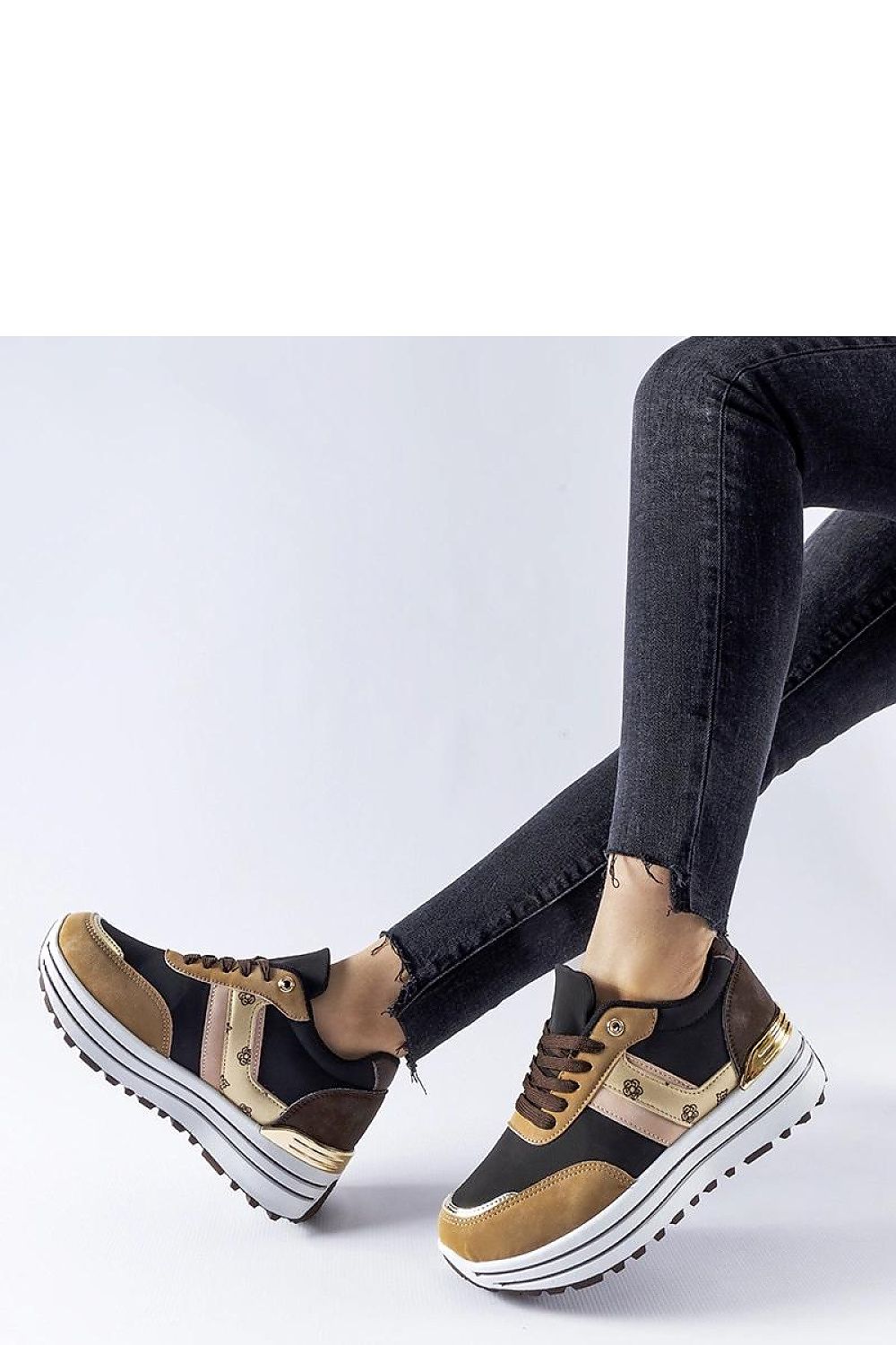 Baskets model 207628 Solea